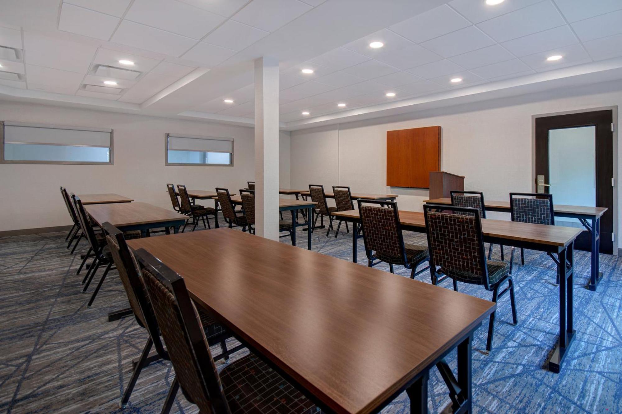 Holiday Express - Atlanta Northwest By Ihg Hotel